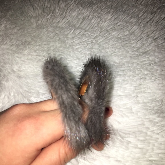 Last Chance! Zara Fur Hoop Earrings gray color - Picture 6 of 8